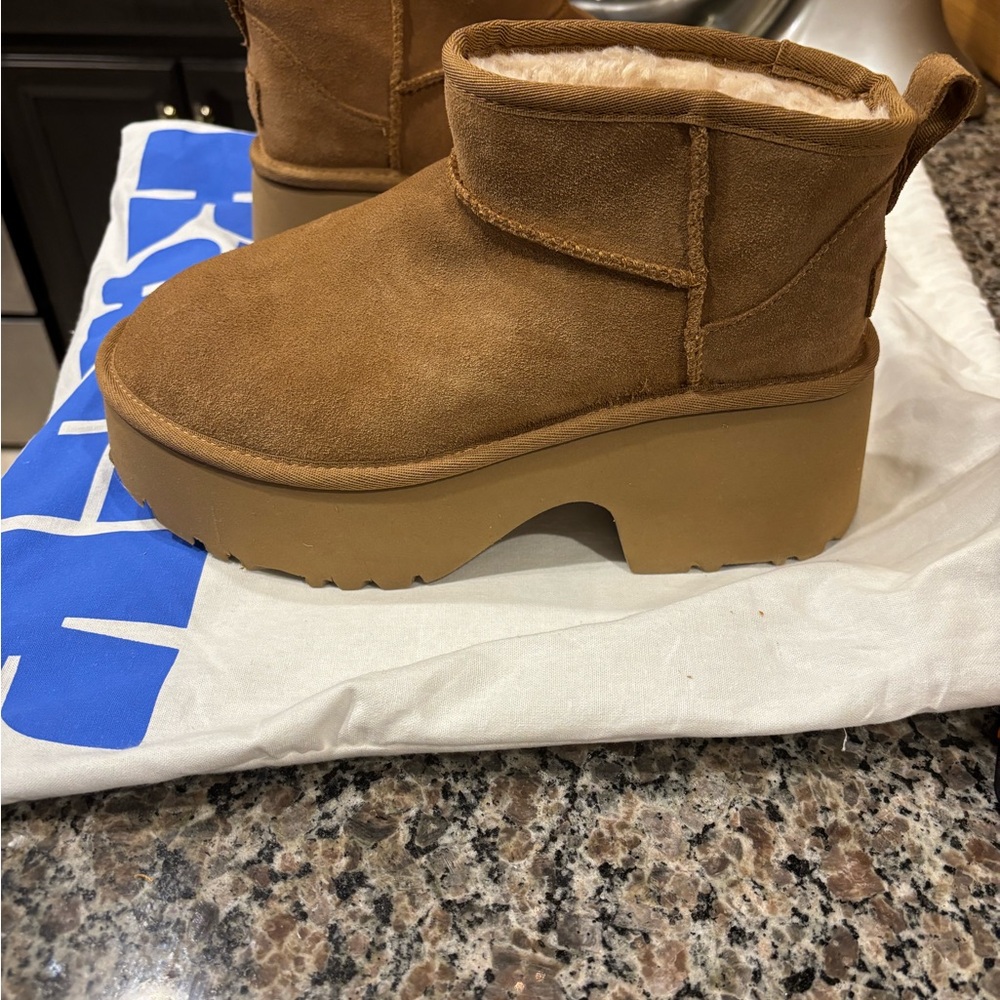UGG classic ultra mini new heightsChestnut LIKE NEW **make an offer**